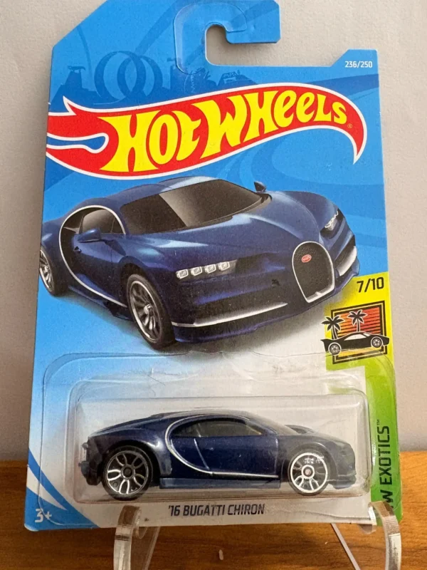 Hot Wheels 16 Bugatti Chiron Blue Imported card