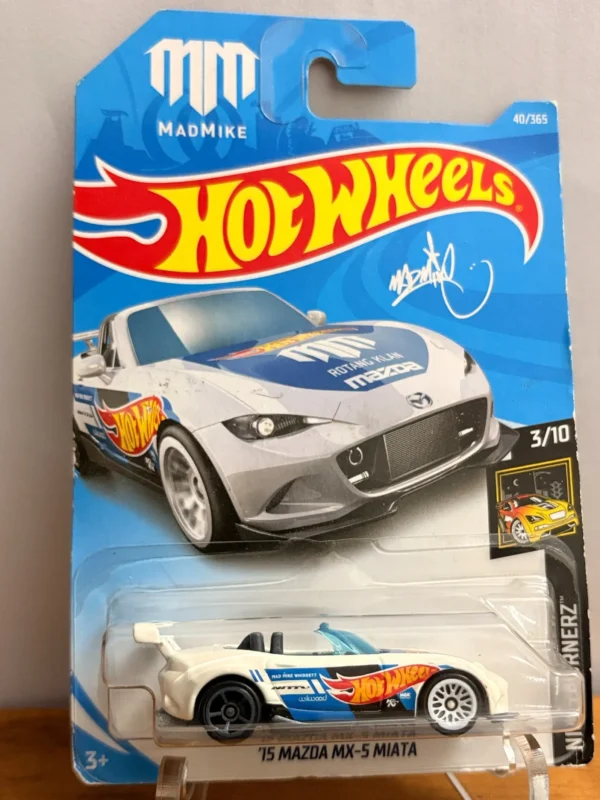 Hot Wheels 15 Mazda MX-5 Miata White Imported Card