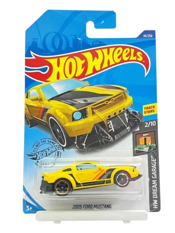 HOT WHEELS - 2005 FORD MUSTANG - WITH SPECIAL FEATURE - 6C Imported Card